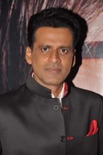 Manoj Bajpai on the sets of Kaun Banega Crorepati in Mumbai on 5th Jan 2013 (65).JPG